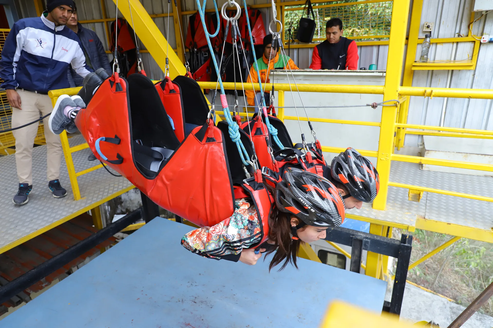 Professional Crew Fitting Full-Body Safety Harness