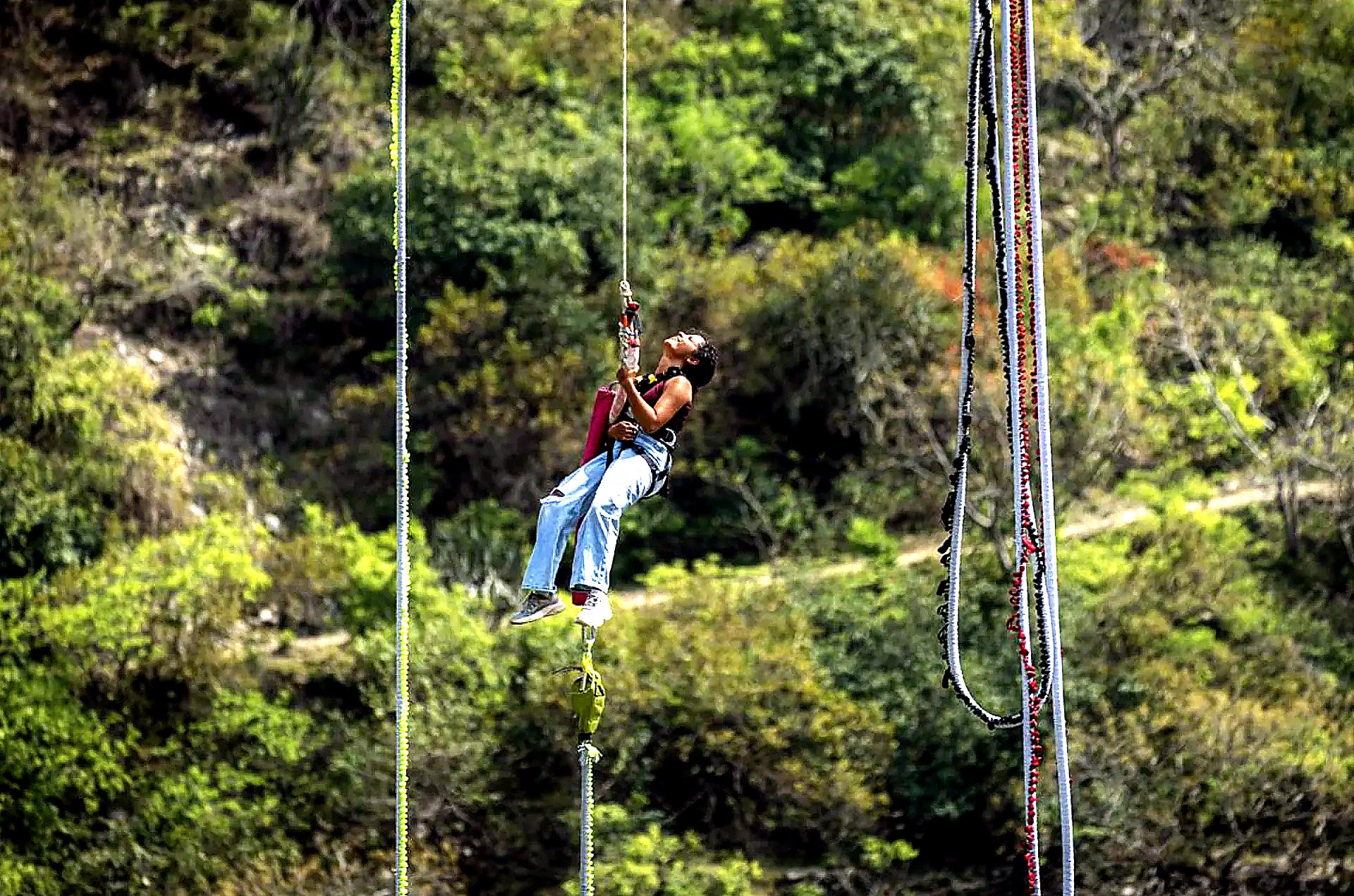 High Altitude Gorge Flight & Smooth Elastic Recoil