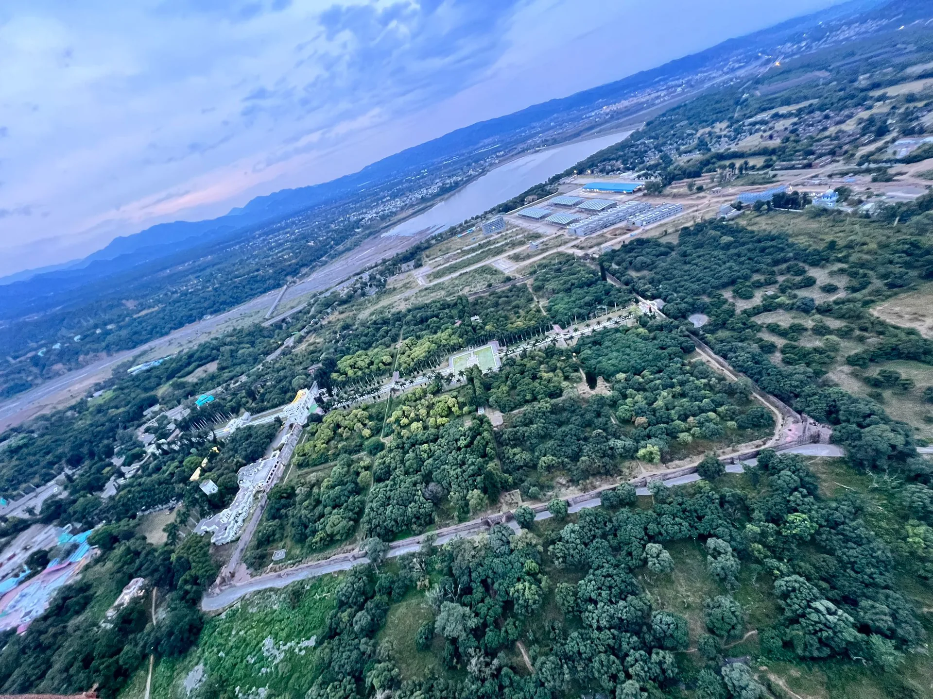 Breathtaking 360-Degree Panoramic View from Altitude