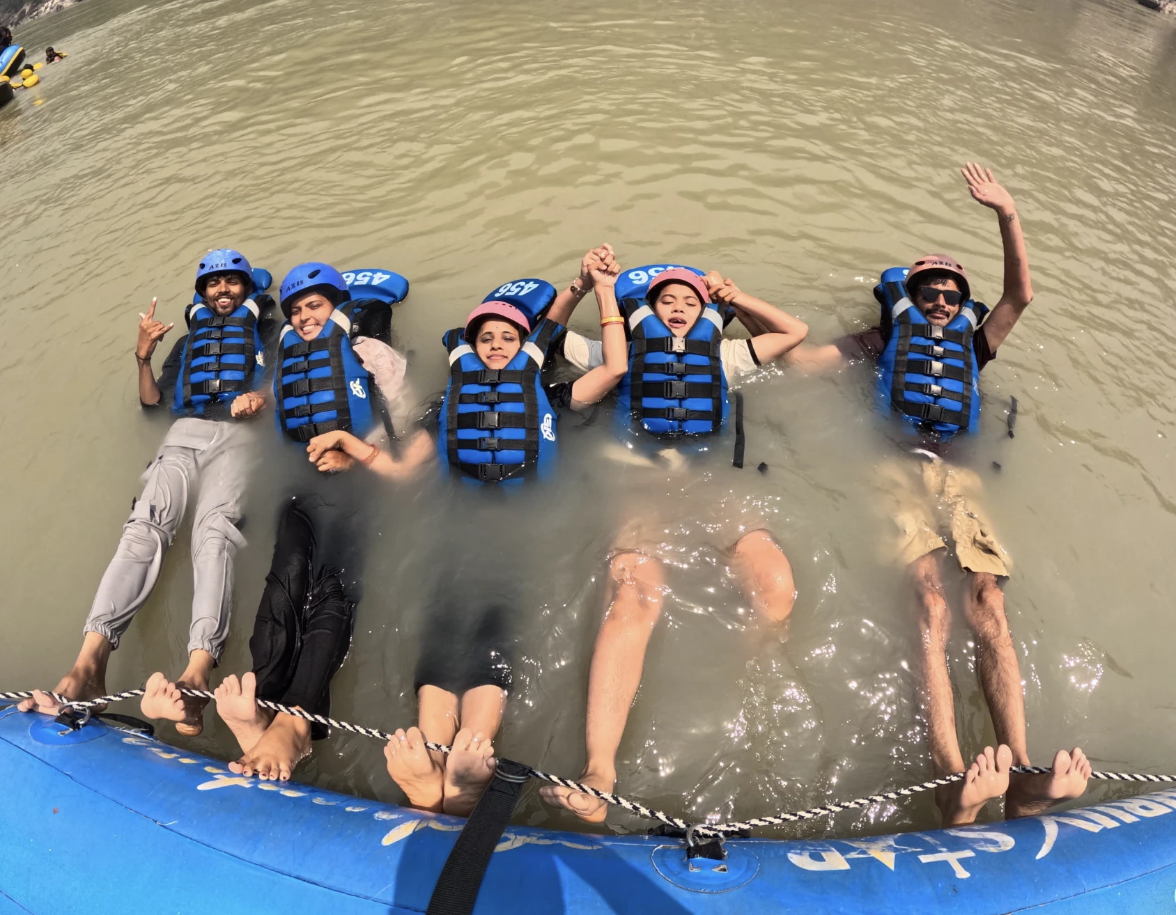 6km River Rafting in Kullu Manali (Short Stretch)