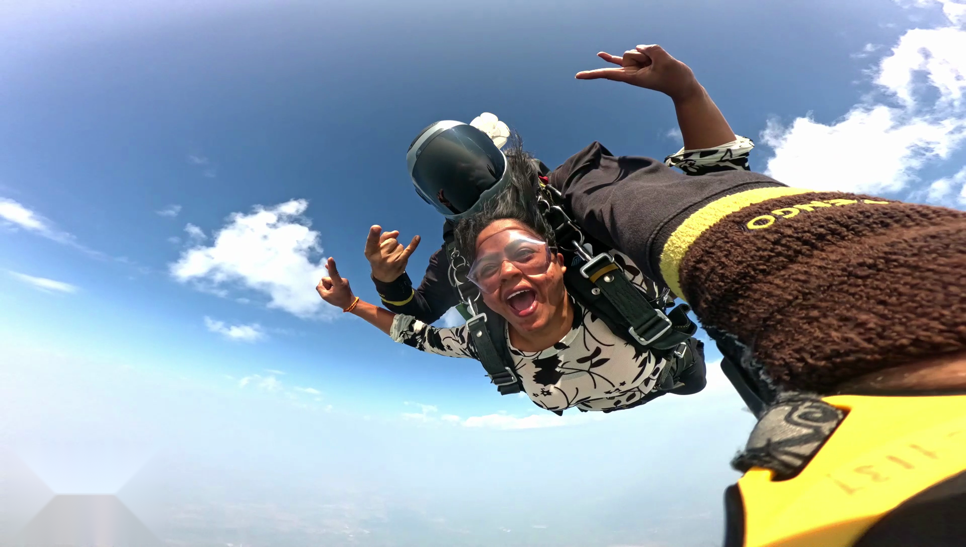 10,000 ft Tandem Skydiving in Ujjain