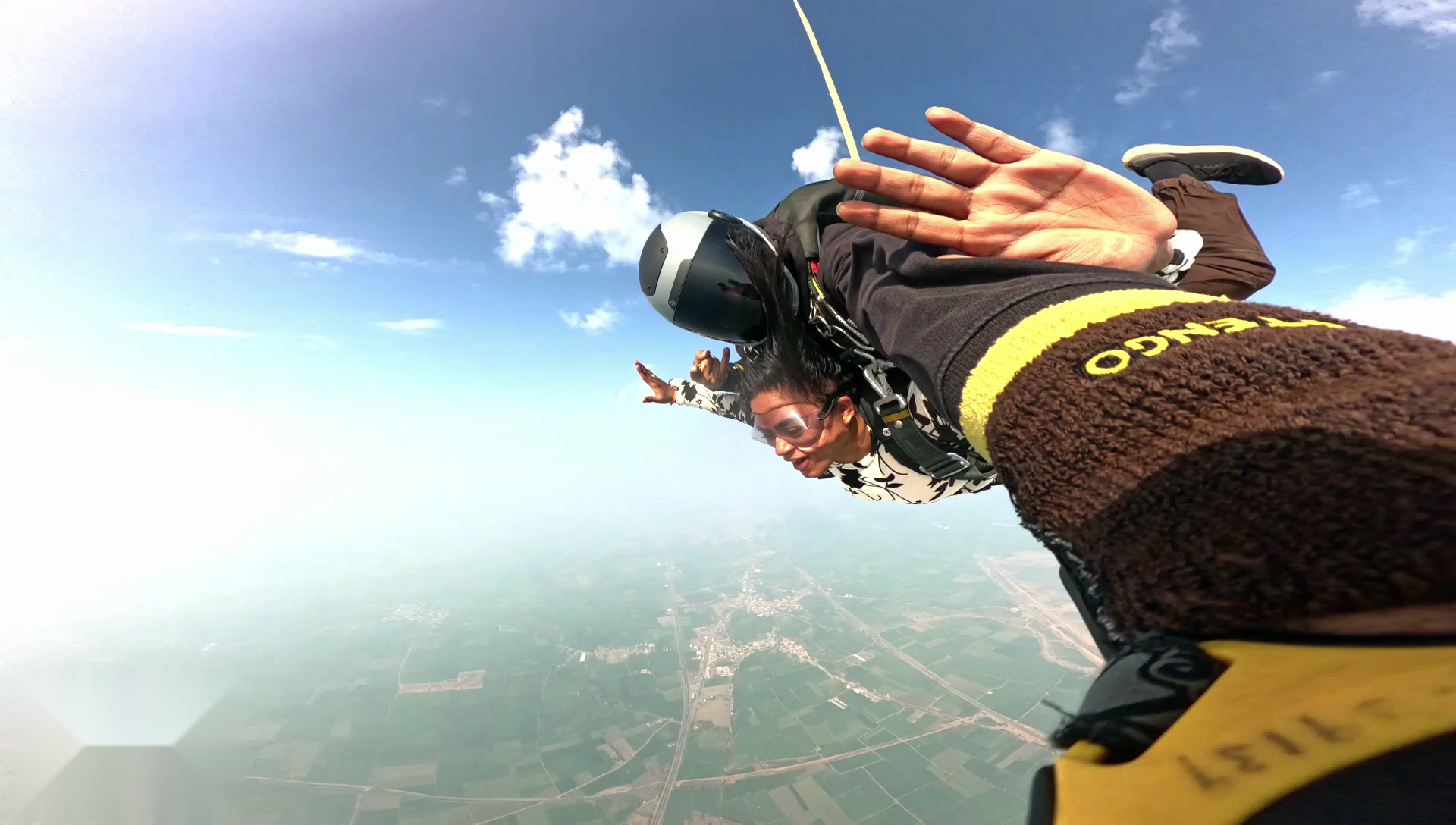 10,000 ft Tandem Skydiving in Ujjain — photo 4